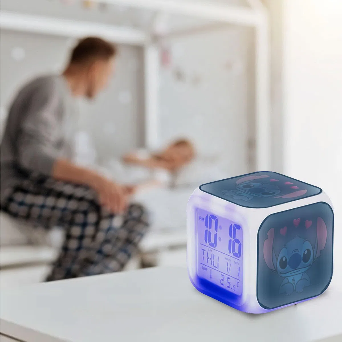 Vipomkowa Réveils Numériques pour Les Enfants, Dessin Animé Réveil Veilleuse LED Numerique Lampe, Jouets pour Enfants Reveil Lumière, Cadeau d'anniversaire de Noël