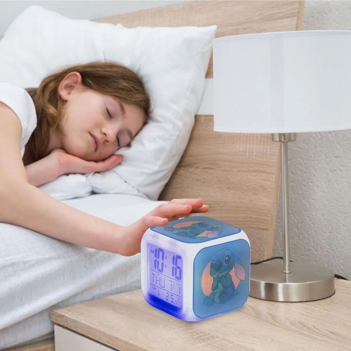 Vipomkowa Réveils Numériques pour Les Enfants, Dessin Animé Réveil Veilleuse LED Numerique Lampe, Jouets pour Enfants Reveil Lumière, Cadeau d'anniversaire de Noël